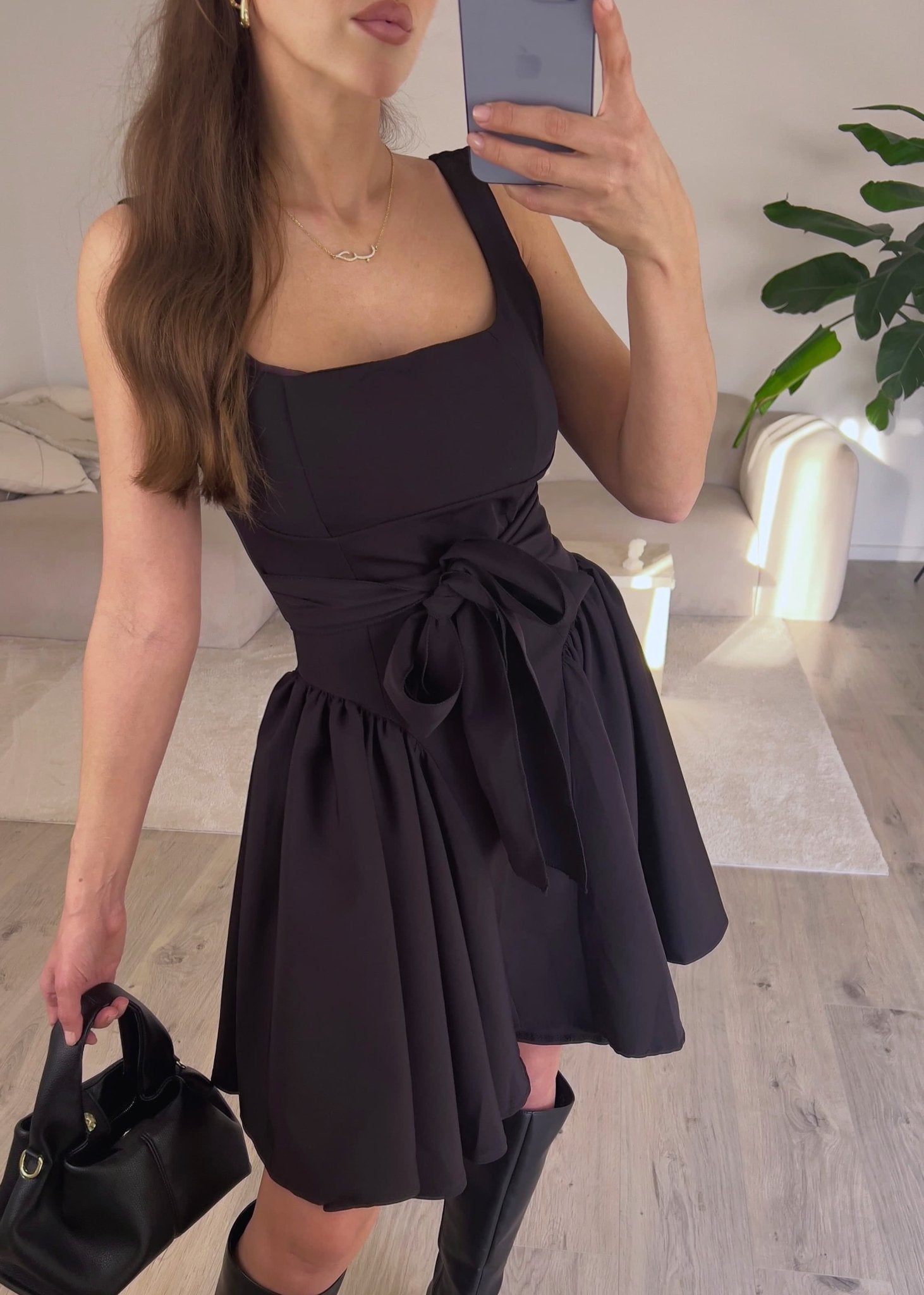 Minikleid mit Volant-Details - NAHA