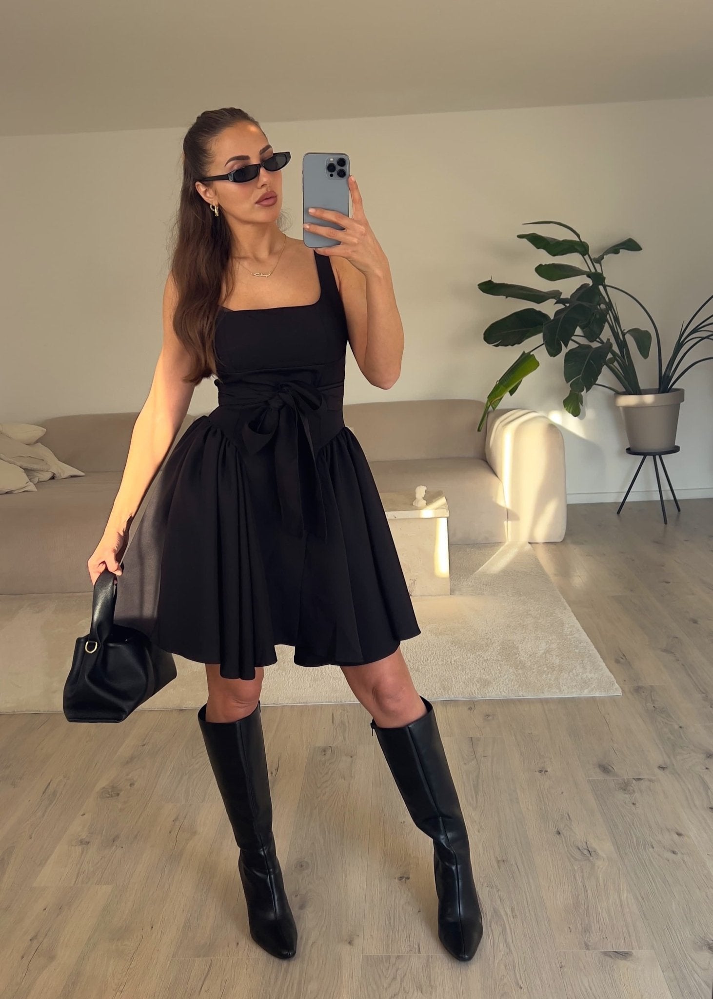Minikleid mit Volant-Details - NAHA