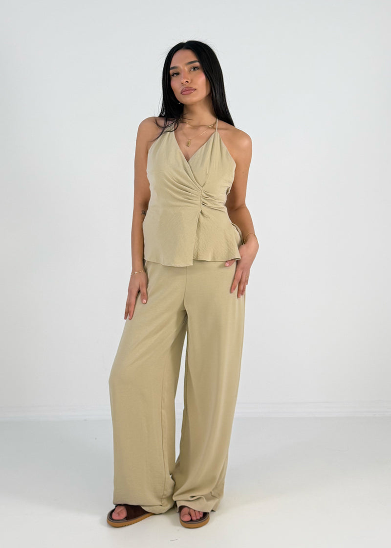 Halterneck Jumpsuit mit weitem Bein