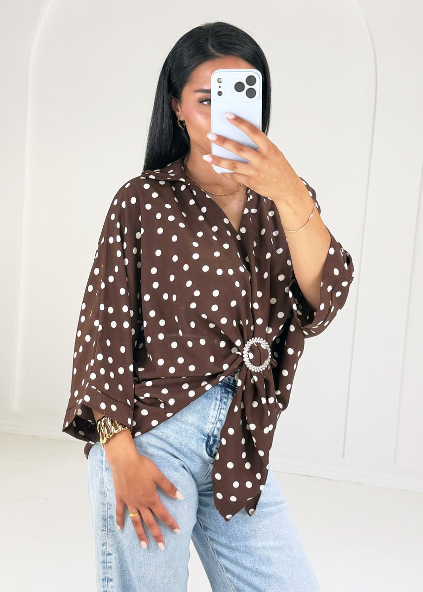 Oversize-Bluse mit Polka Dots & Schmuckring Braun - NAHA