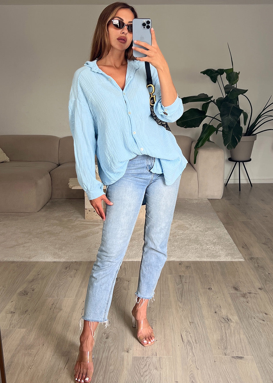 Musselin-Bluse in Hellblau aus Baumwolle – Oversize-Stil von NAHA.