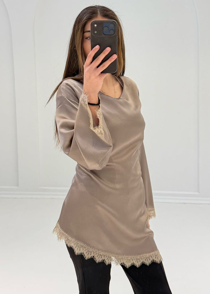 Satinbluse mit Spitze & Bindeband - NAHA