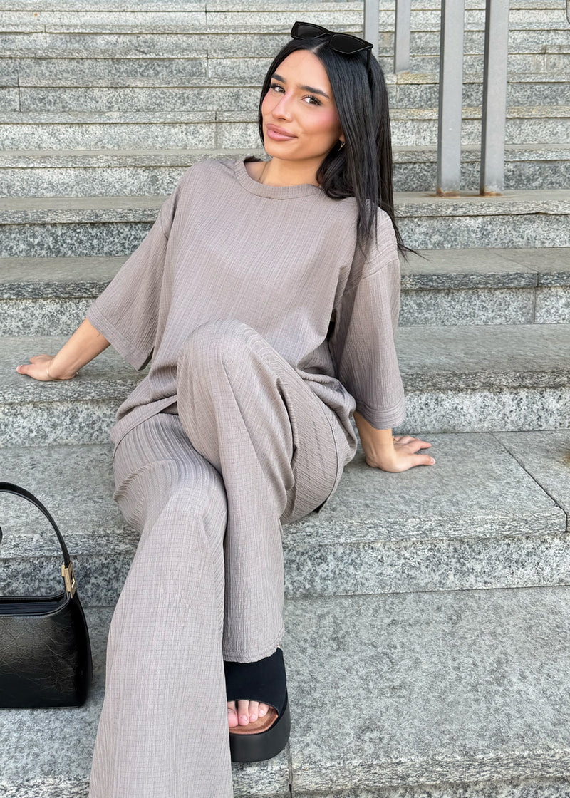 Zweiteiler mit lockerem Schnitt