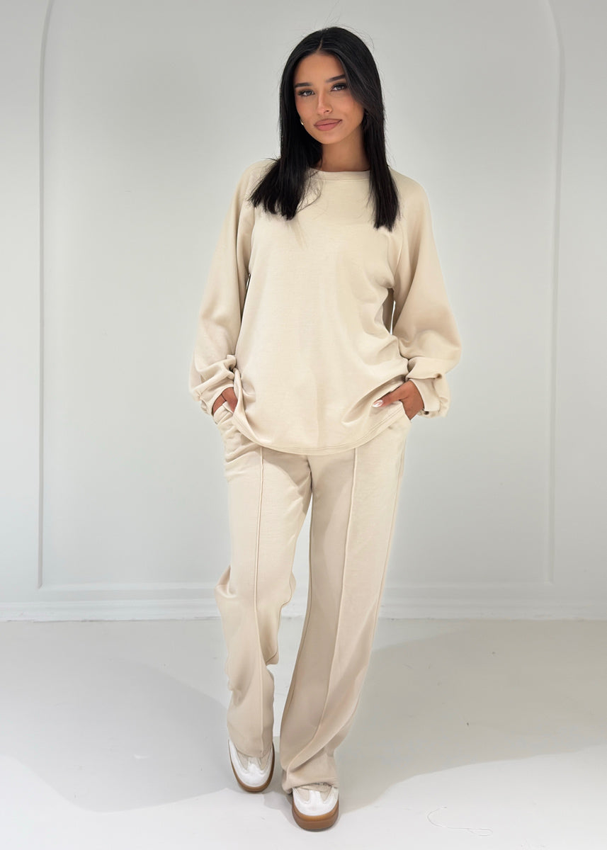 Zweiteiler mit weitem Oberteil & Hose