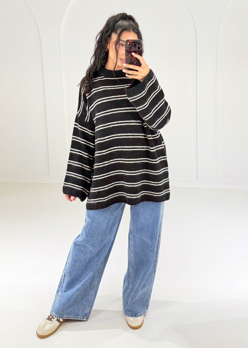 Gestreifter Oversize Pullover Schwarz