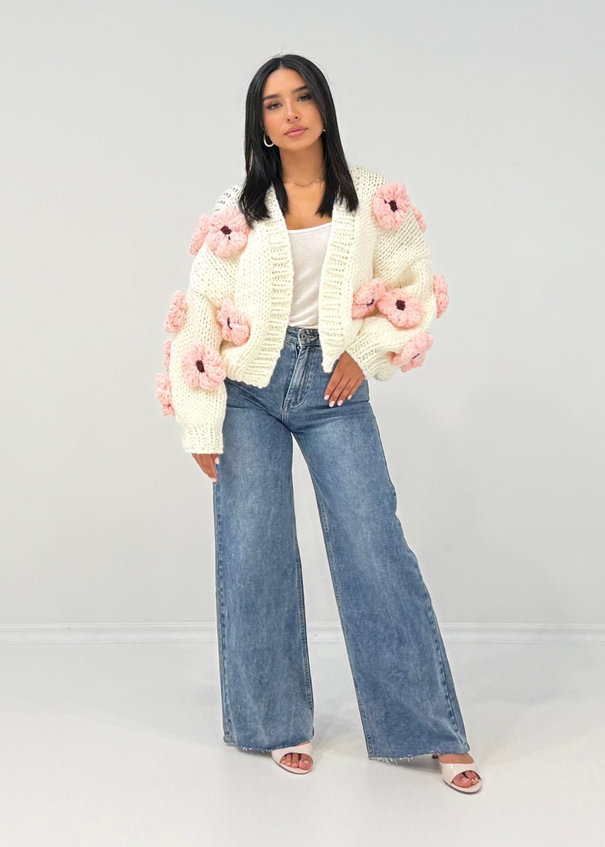 Strickjacke mit Häkelblumen - NAHA