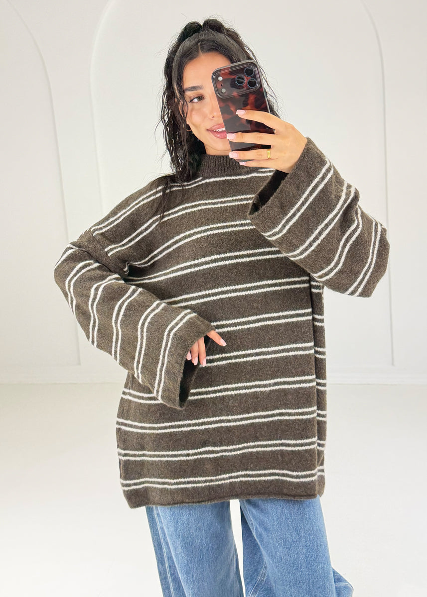 Oversize-Pullover mit Streifen und weiten Ärmeln in Braun und Creme