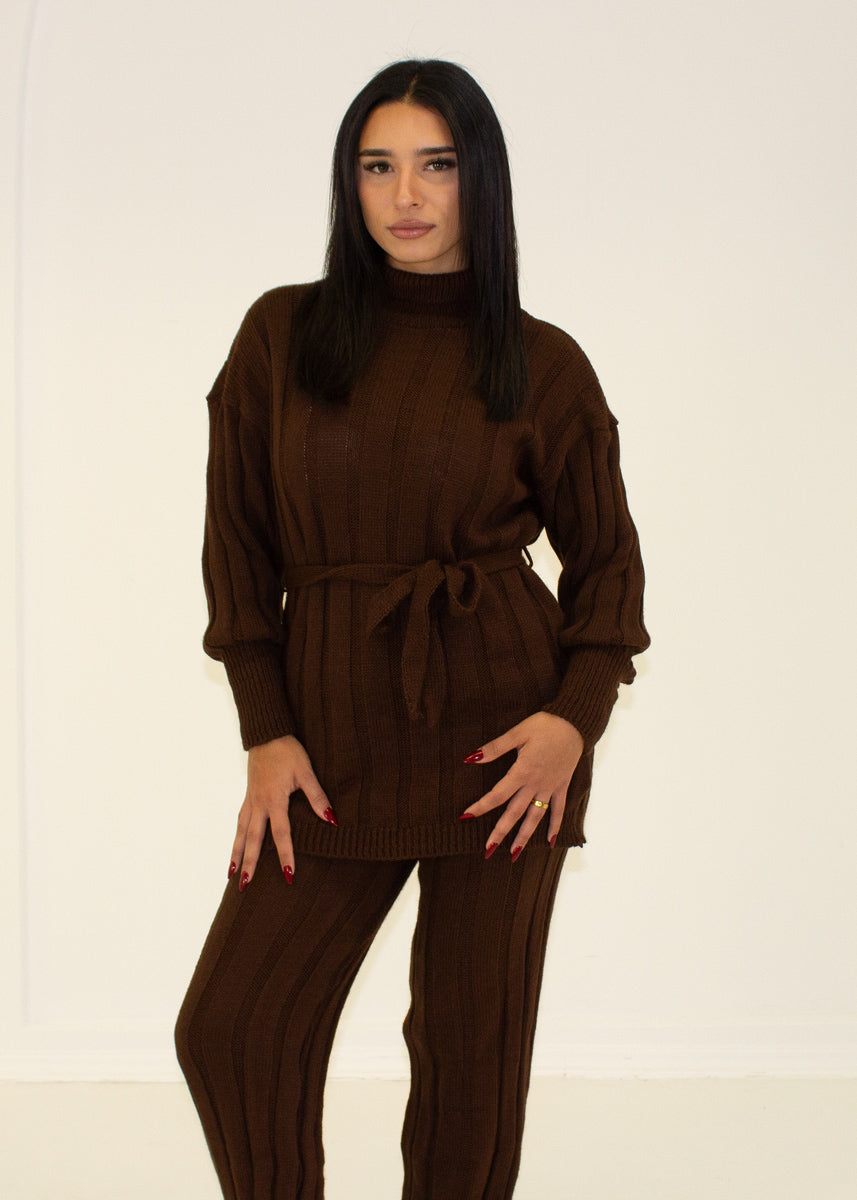 Strickset mit Rollkragen & Bindegürtel