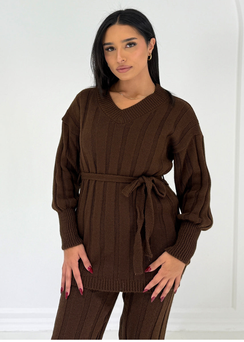 Strickset mit Bindegürtel & V-Ausschnitt