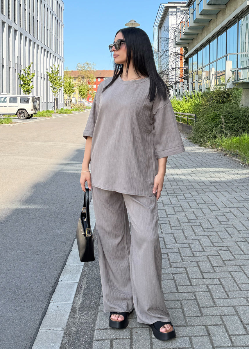 Zweiteiler mit lockerem Schnitt