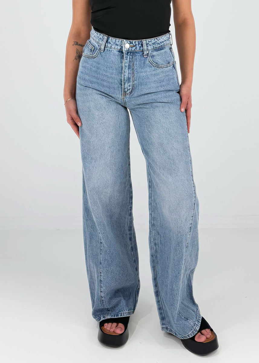 Jeans mit weitem Bein und hoher Taille