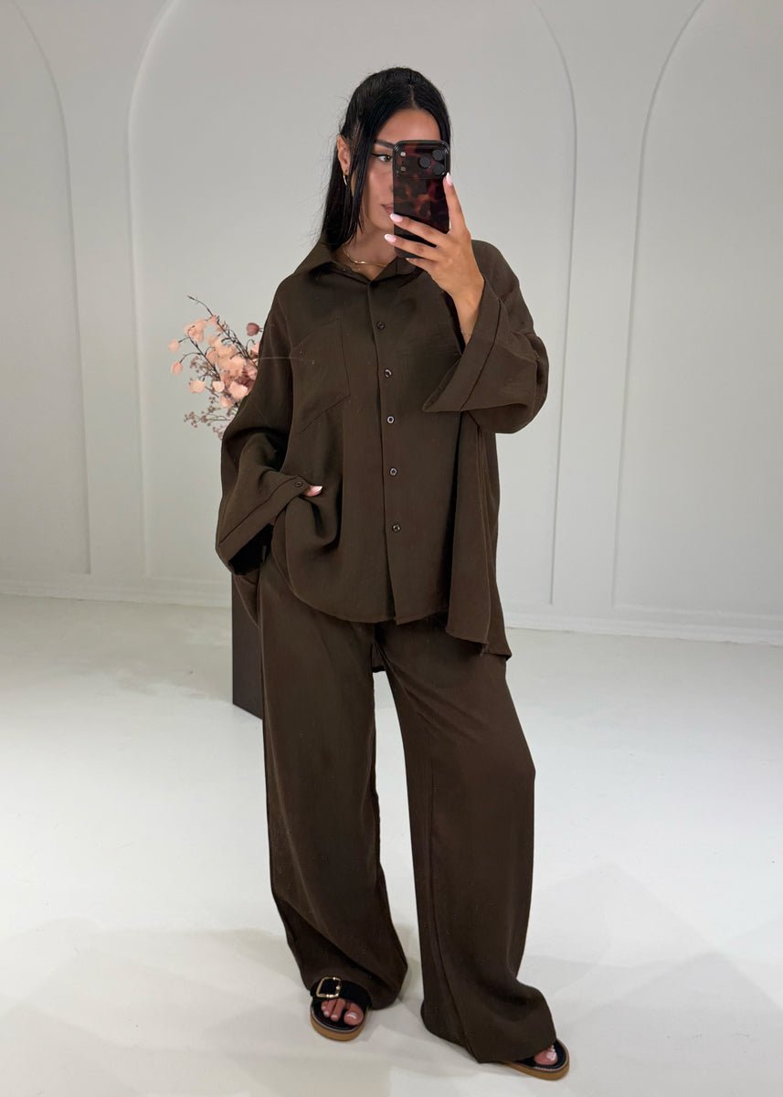 Weites Set aus Hemd und Hose Dunkelbraun - NAHA