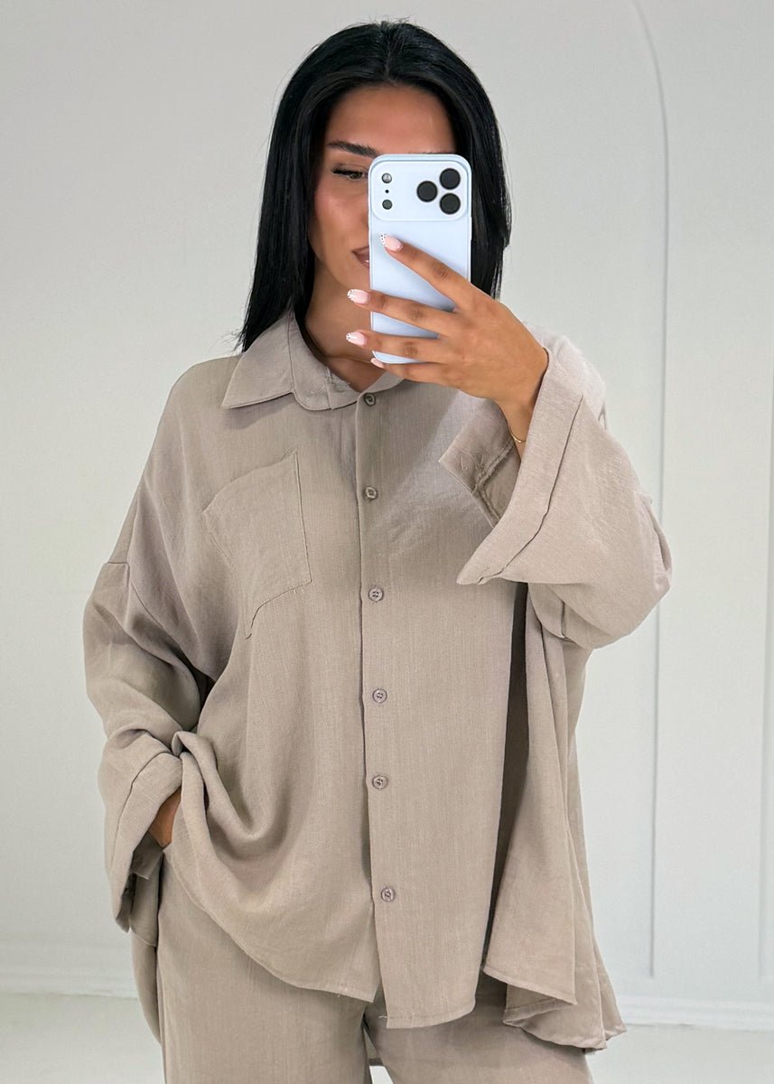 Weites Set aus Hemd und Hose Taupe - NAHA