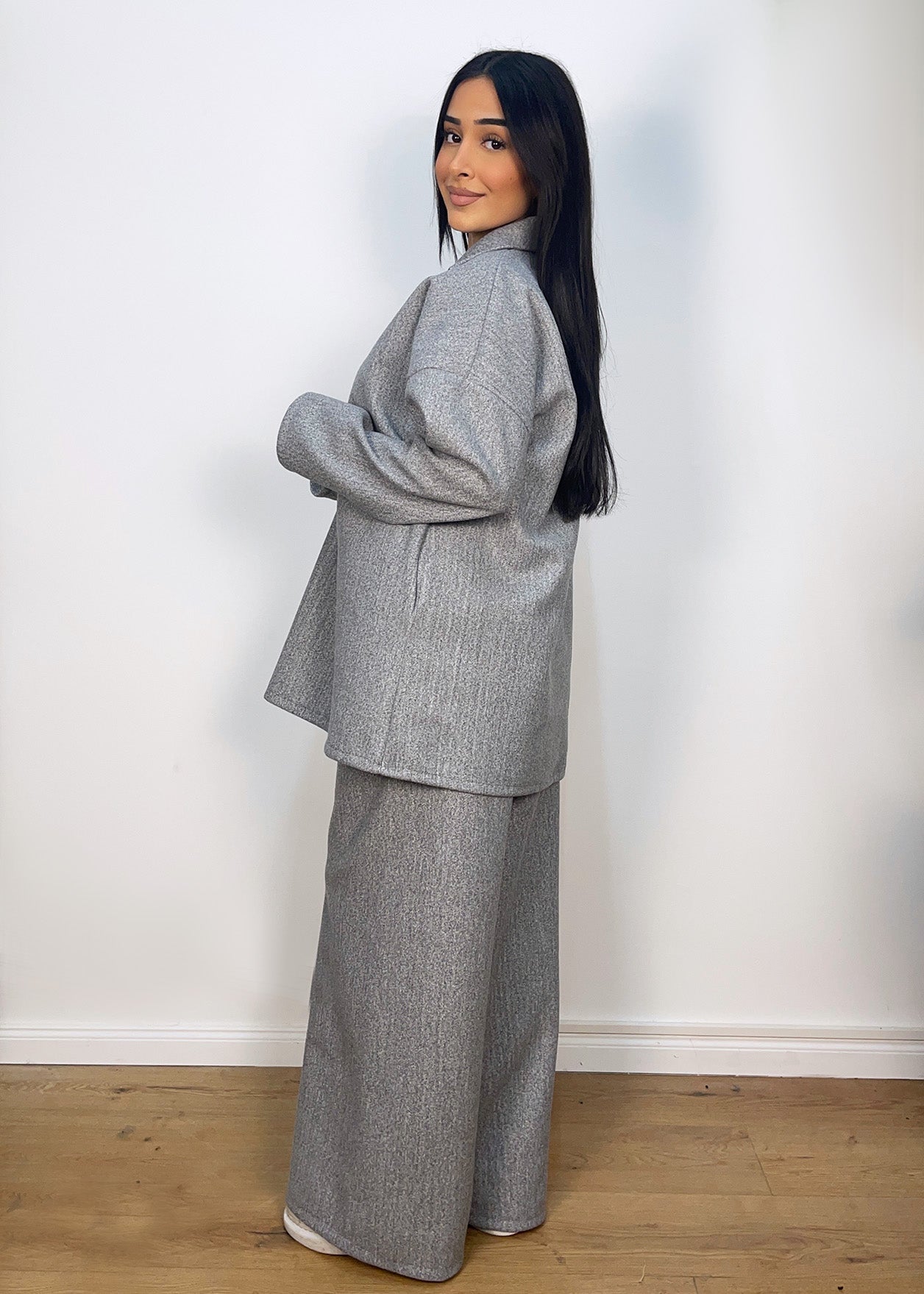 Weites Set aus Oberteil und Hose - NAHA