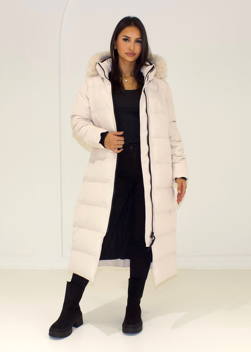 Langer Winterparka mit Fellkapuze