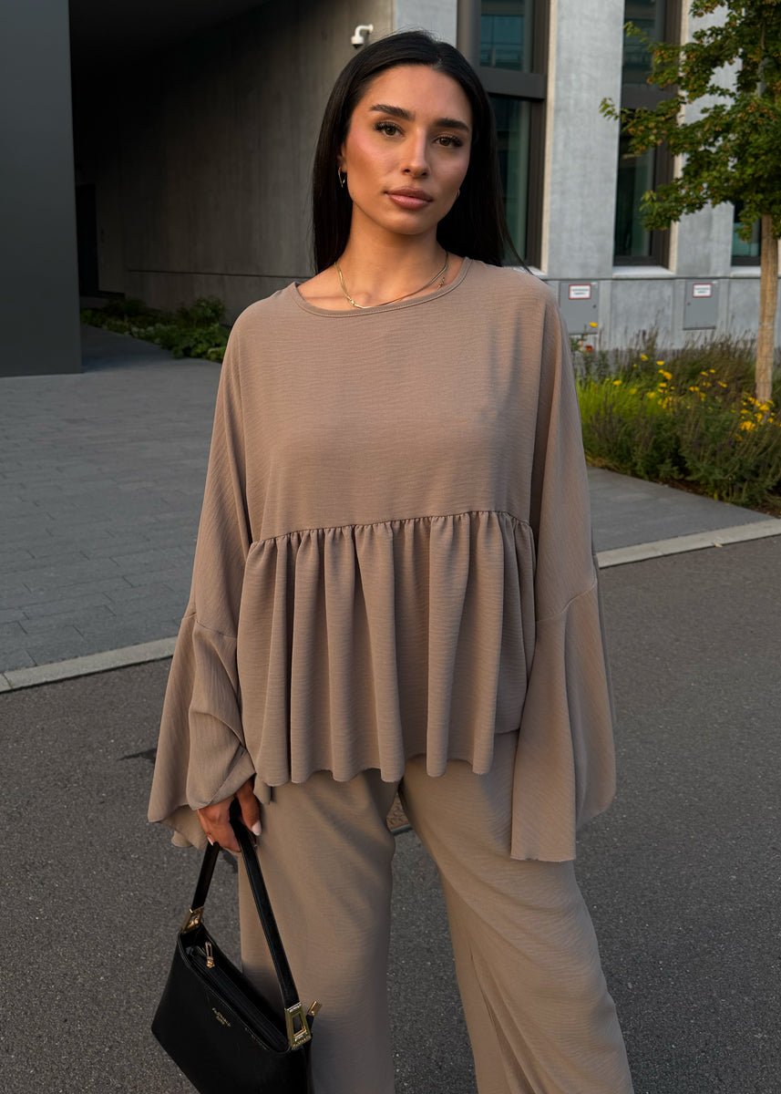 Zweiteiler mit Rüschen in Taupe - NAHA